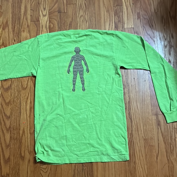 Everybody.World green long sleeve tee ‘S’ eye covered man graphic - Picture 8 of 8